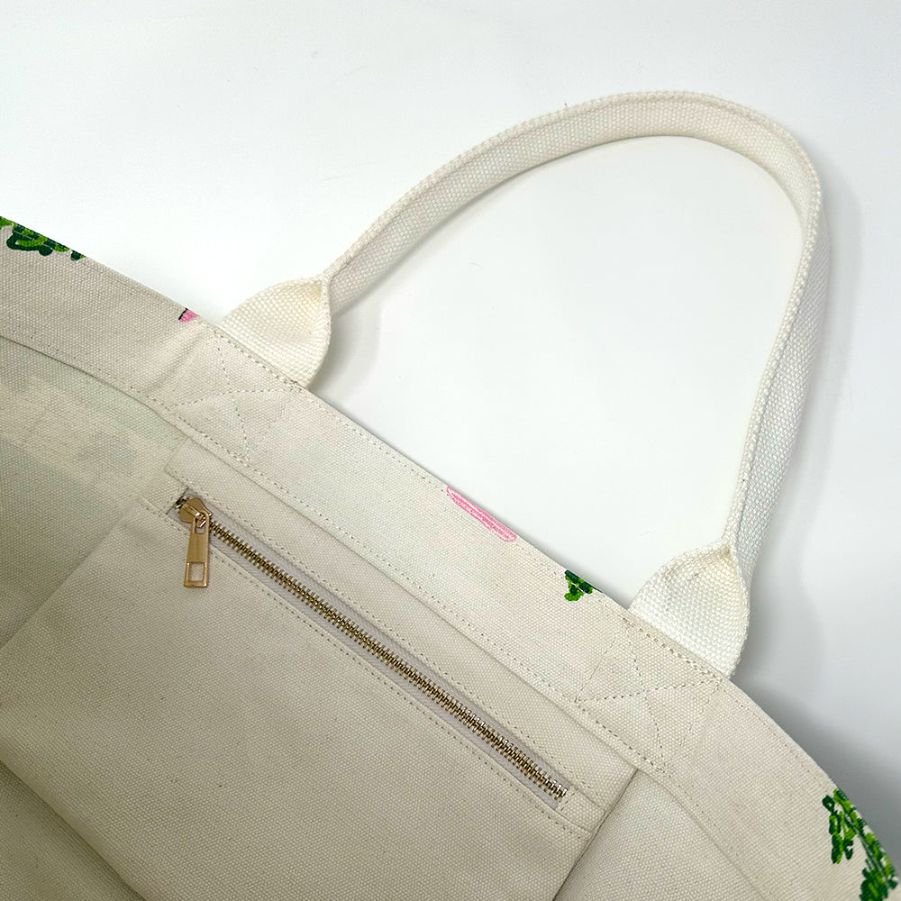 PRESALE: The Live & Love Tote, On the Green