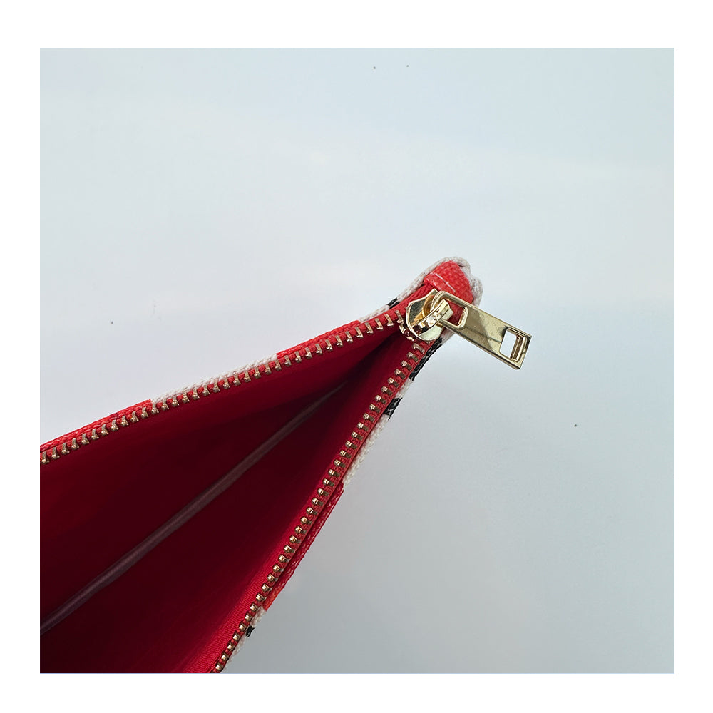 The Lilibridge Clutch, Poppy
