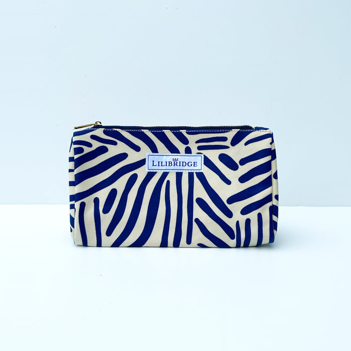 The Makeup Bag, Les Lignes